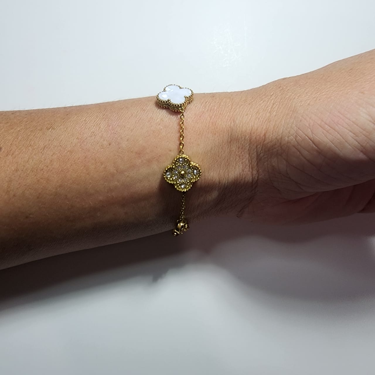 White/Gold Clover Bracelet with Diamonds - Image 4